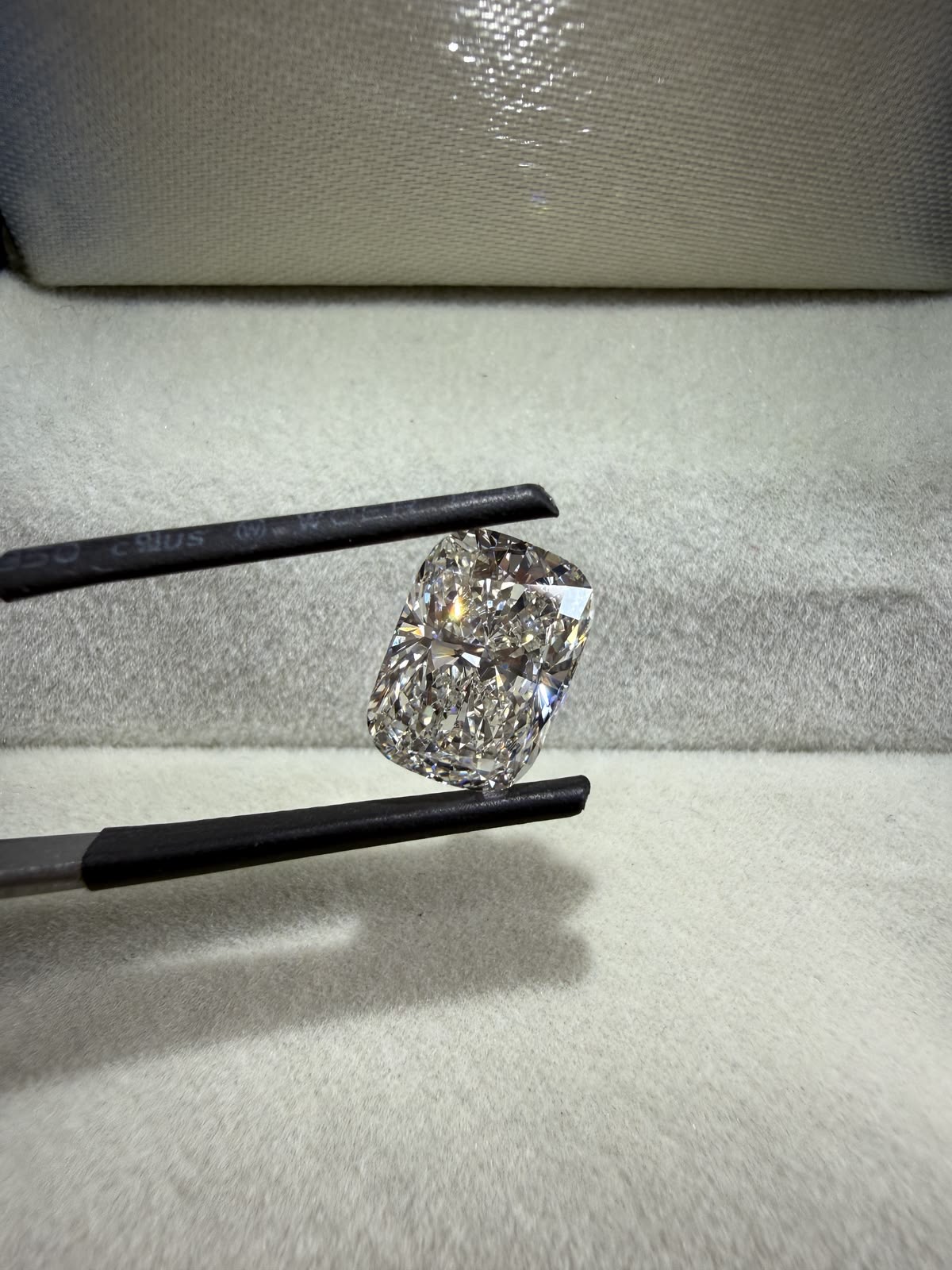 Classic Heera Gemstone